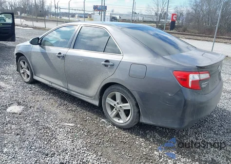 2014 Toyota Camry Se z USA, uszkodzony, nr VIN 4T1BF1FK7EU772416